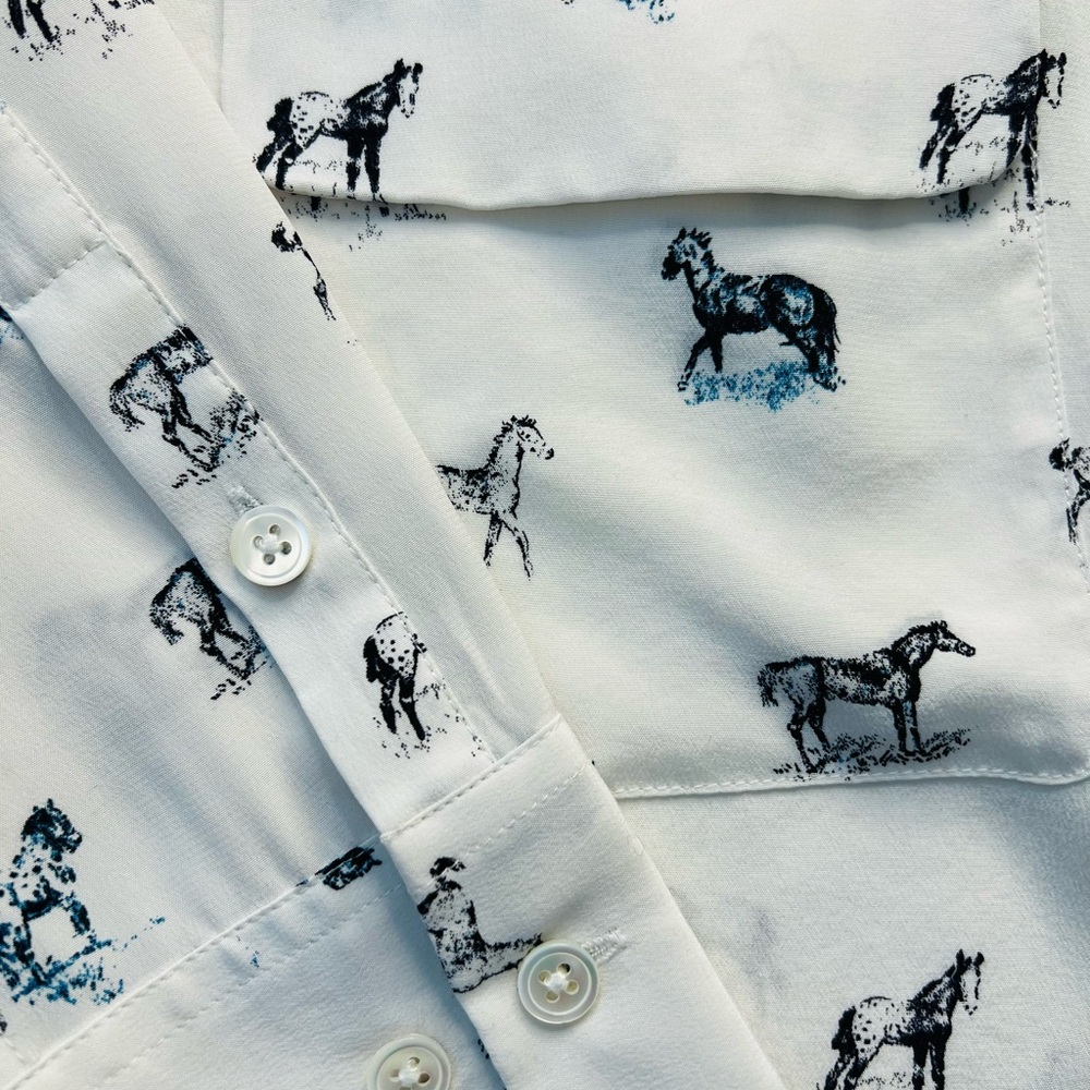 Equipment Femme Ivory Silk Collared Blouse With Horse Print Size Large - Picture 6 of 8